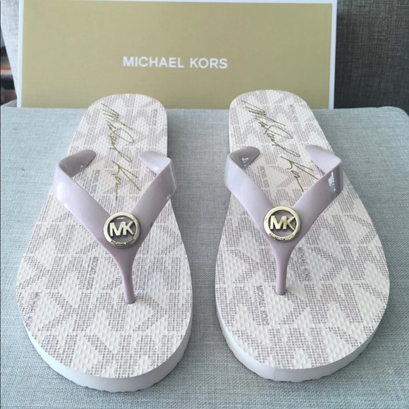 MICHAEL KORS SOFT PINK SIZE 10 FLIP FLOPS. FREE SH - Picture 3 of 5